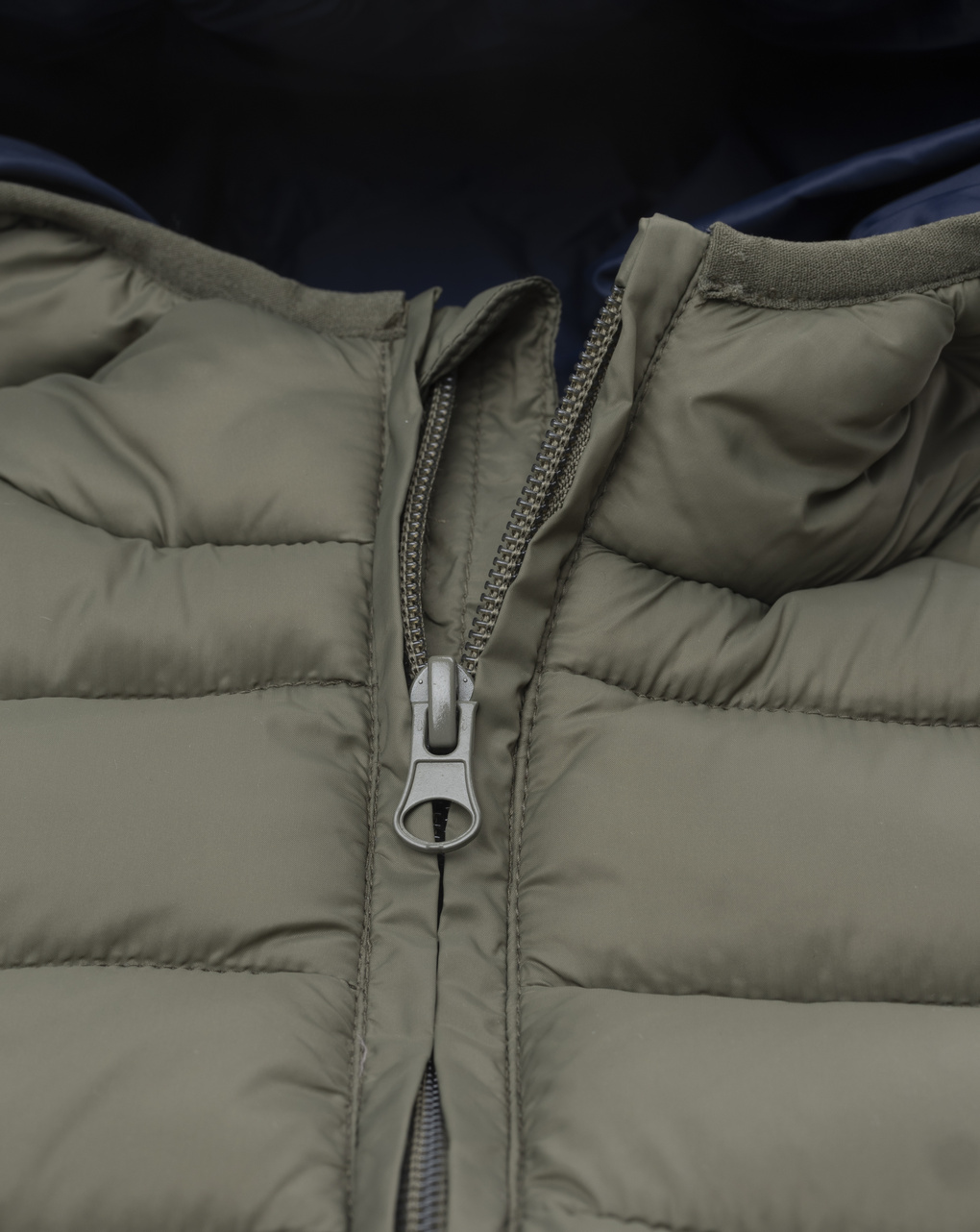 Giubbino bimbo verde scuro con cappuccio