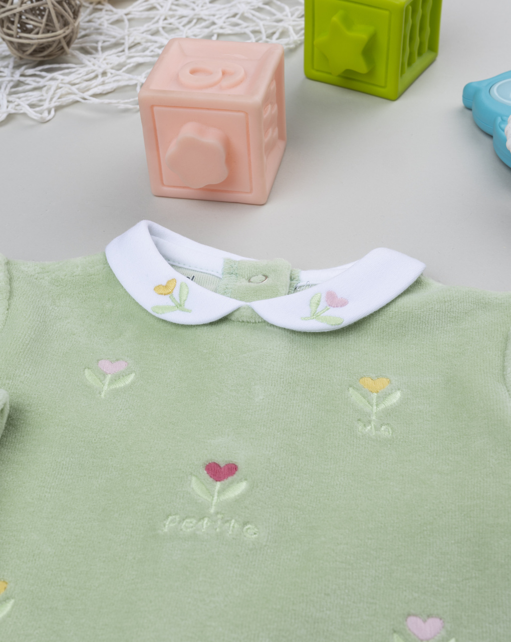 Tutina neonata verde ricami allover