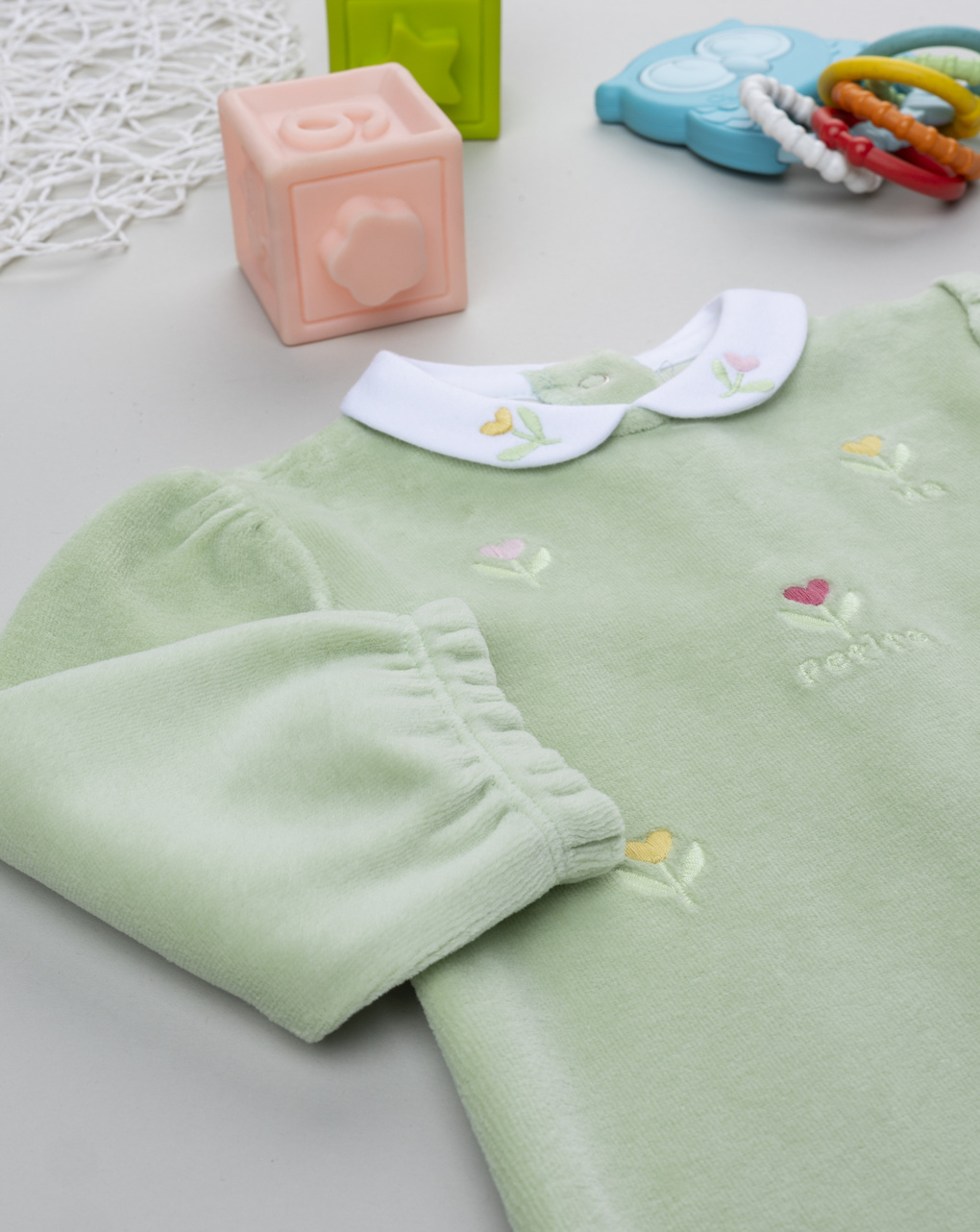 Tutina neonata verde ricami allover