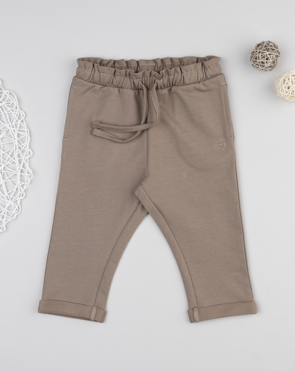 Pantalone bimba marrone cuore ricamato