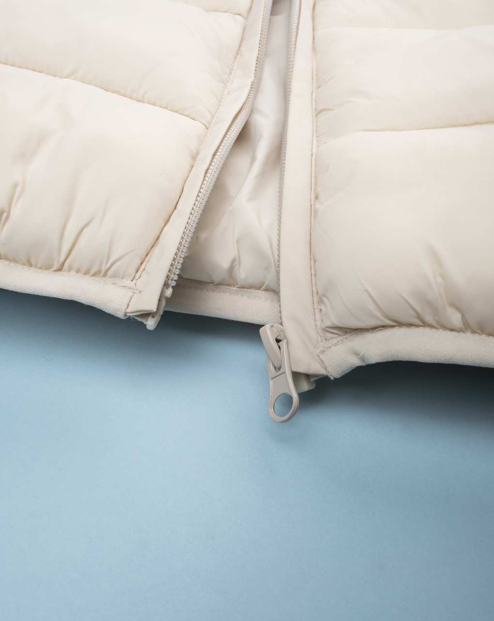 Gilet bimbo bianco materiale riciclato