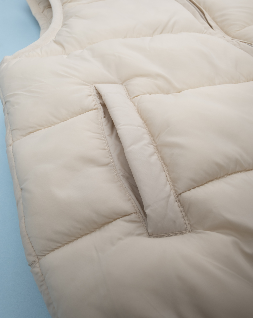 Gilet bimbo bianco materiale riciclato