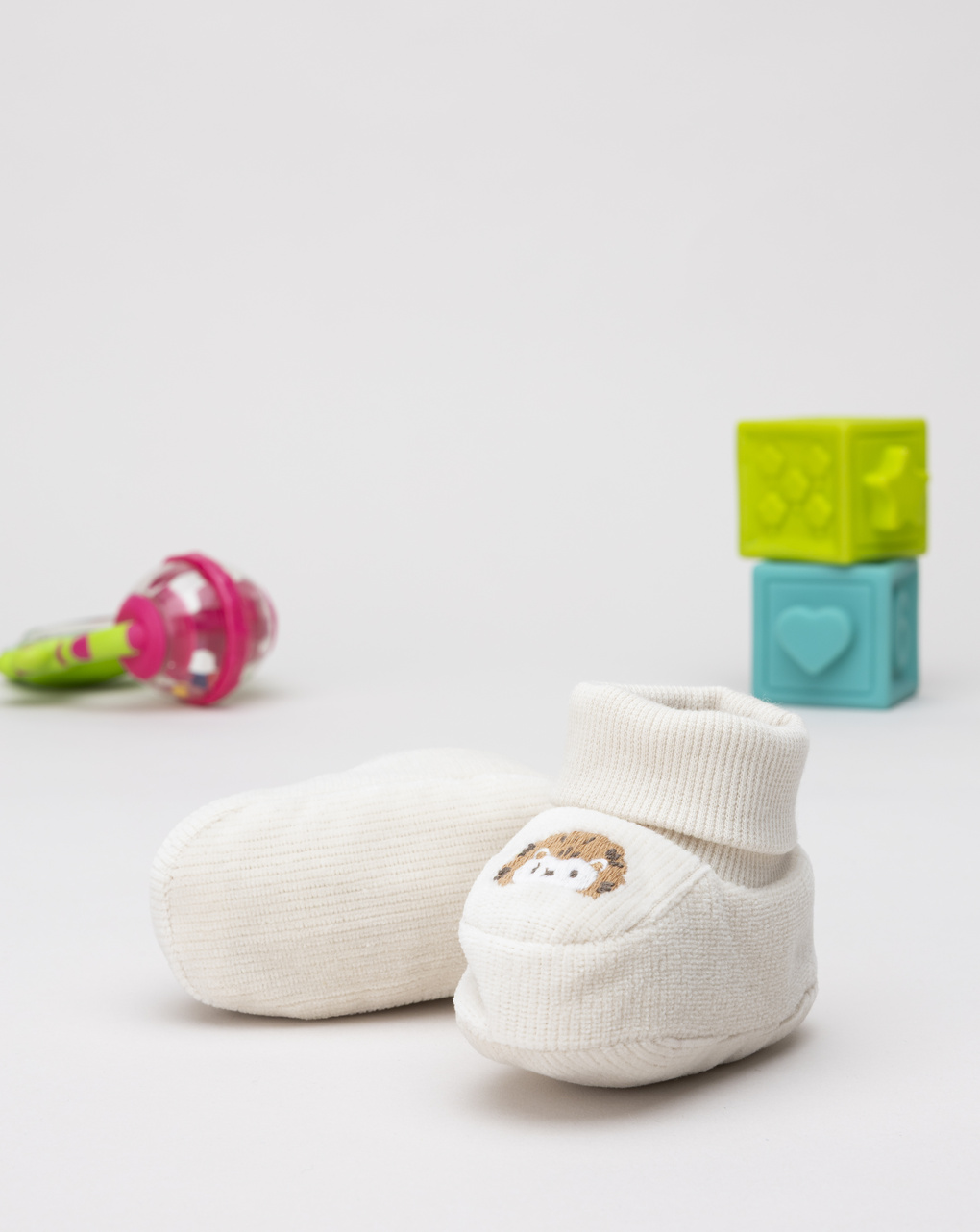 Babbucce neonato ricamo leone