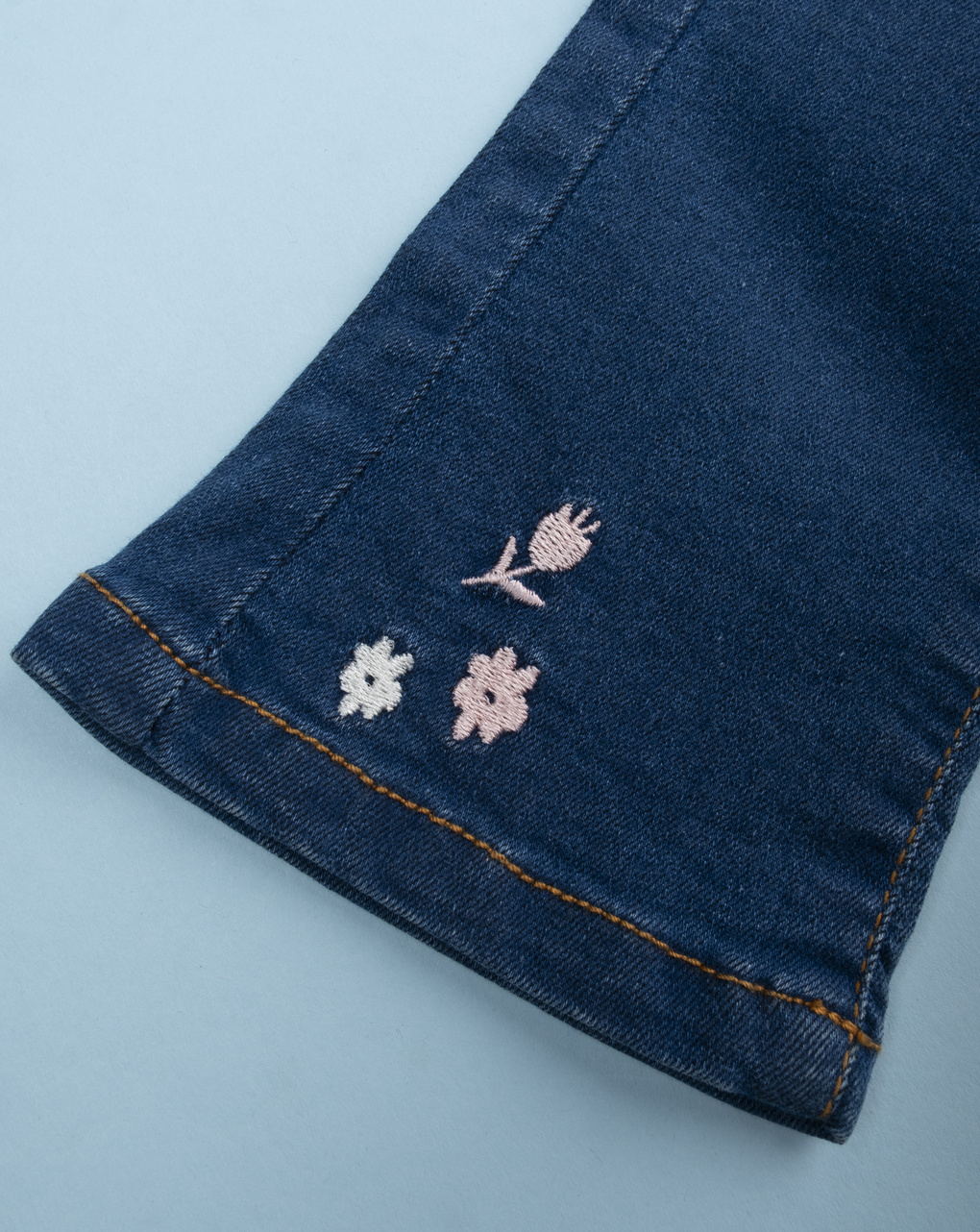 Pantalone zampa denim bimba ricami fiori