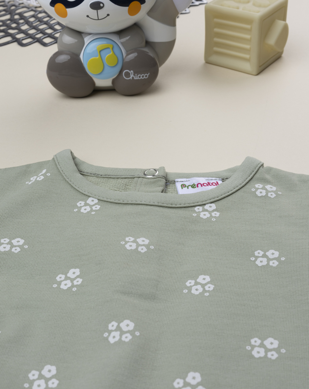 Felpa bimba verde stampa fiori bianchi