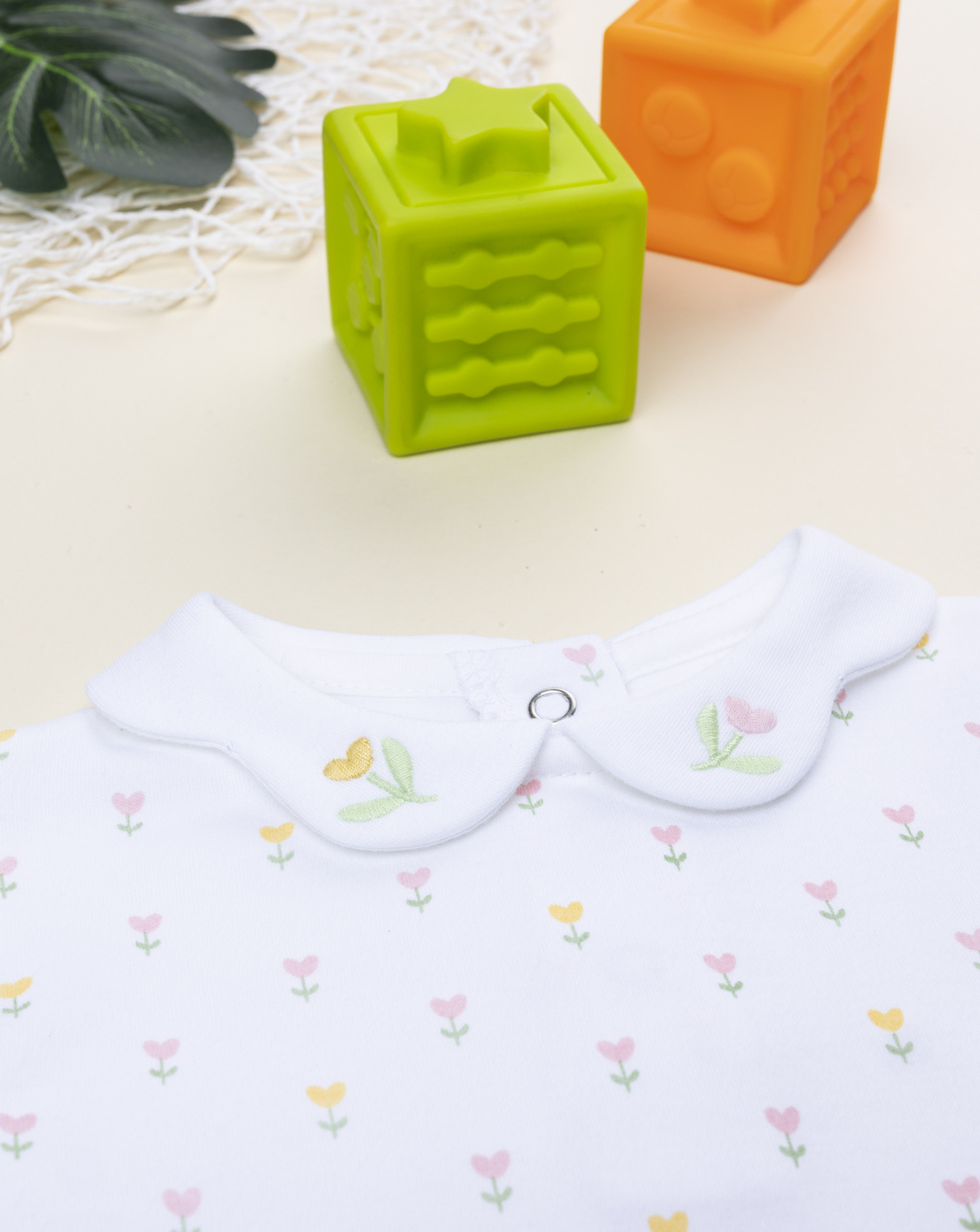 T-shirt bimba fiorellini allover