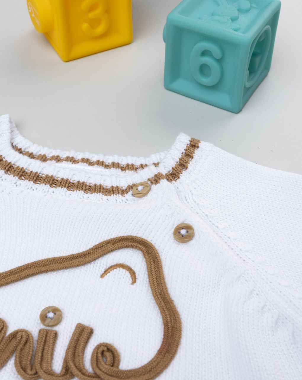 Maglione tricot neonato con ricamo