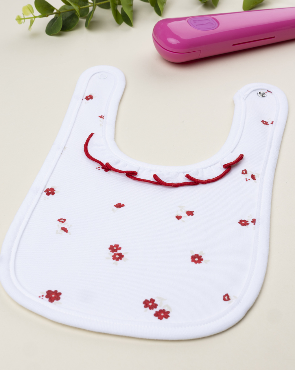 Bavaglino bimba bianco fiori rossi