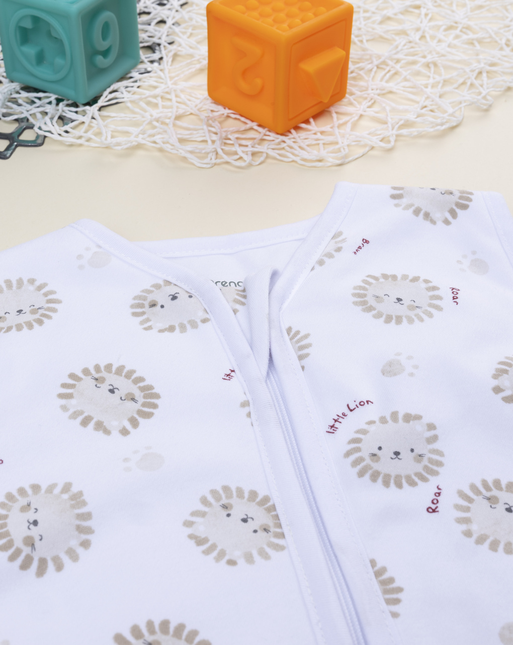 Sacco nanna bimbo bianco leoncini allover