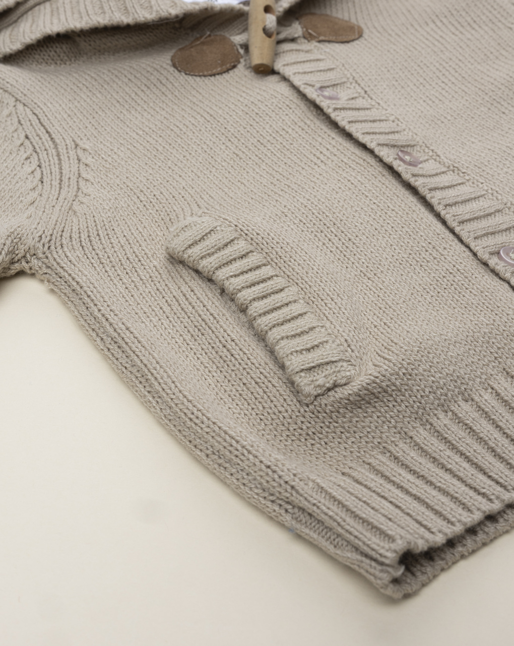 Cardigan beige bimbo con cappuccio