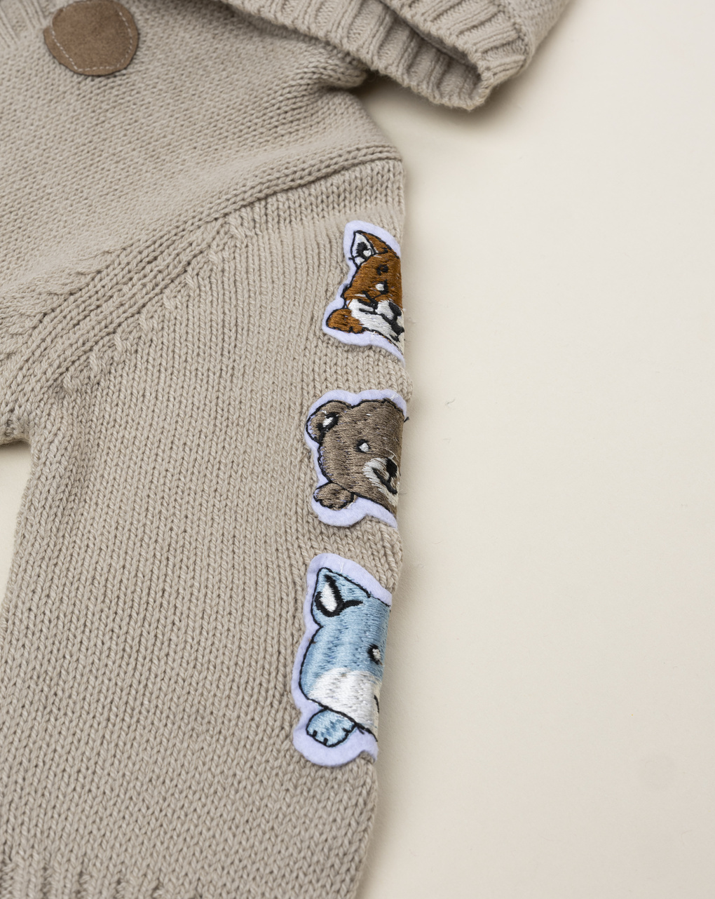 Cardigan beige bimbo con cappuccio