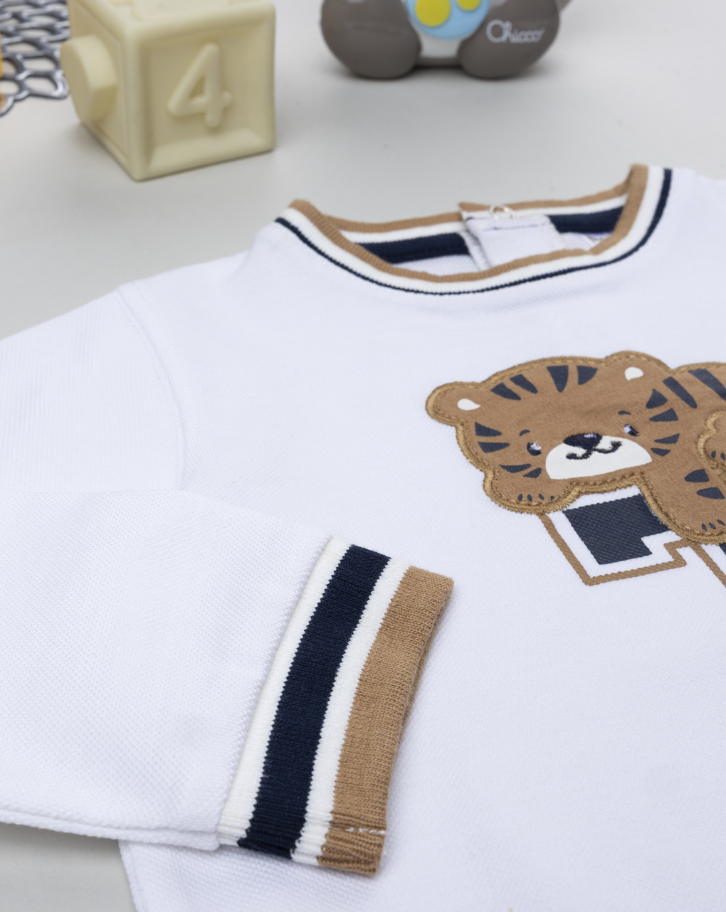 T-shirt bimbo bianca stampa e patch tigre