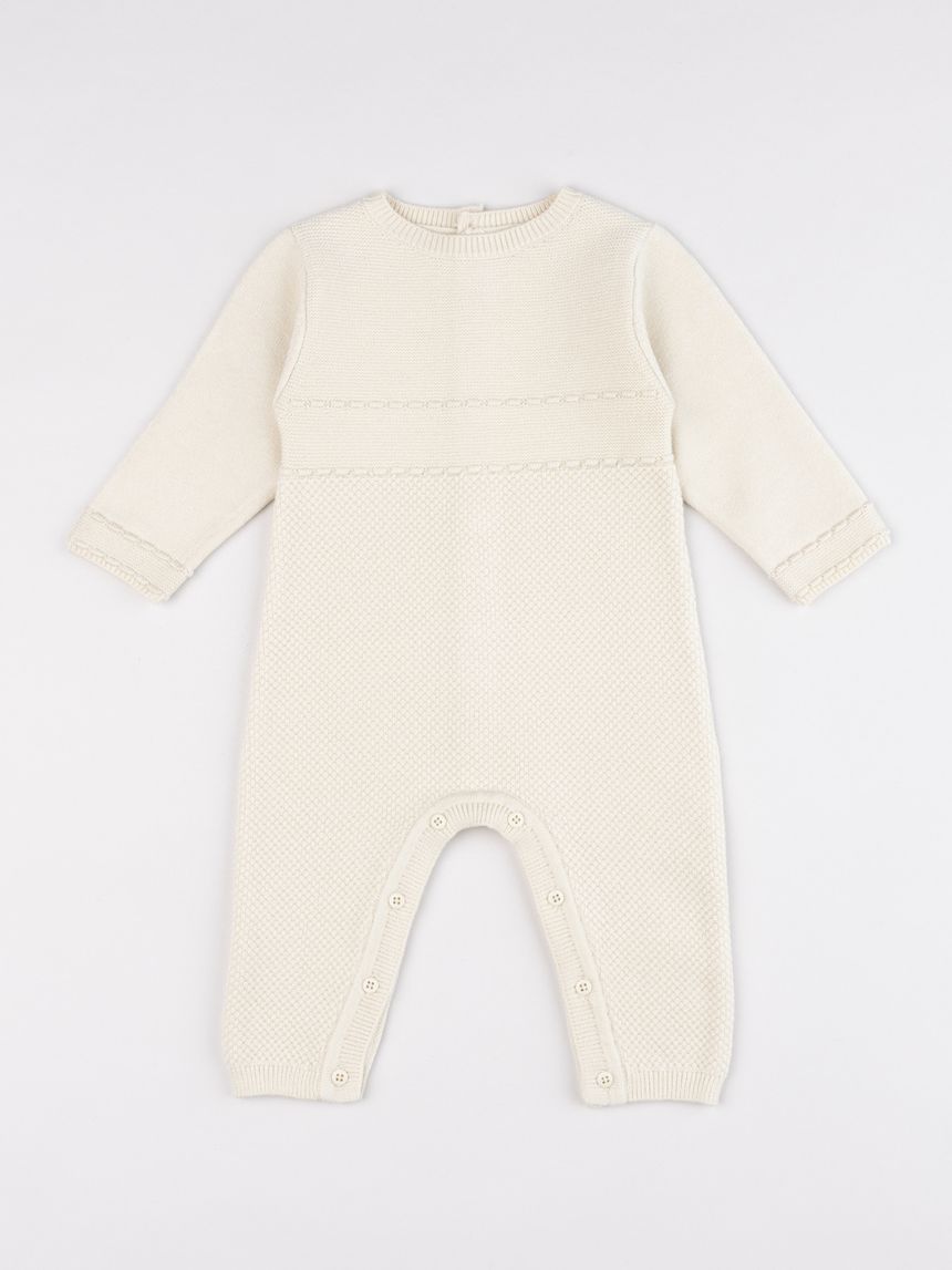 Tutina tricot da neonato beige in maglieria morbida