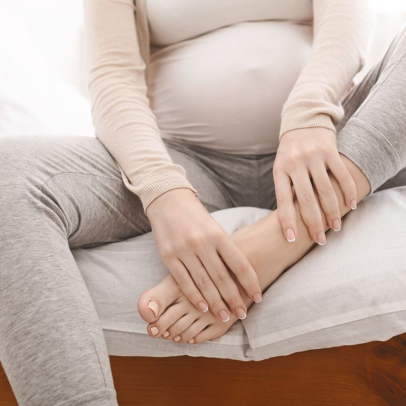 Contro i gonfiori in gravidanza, scegli il rimedio più dolce.