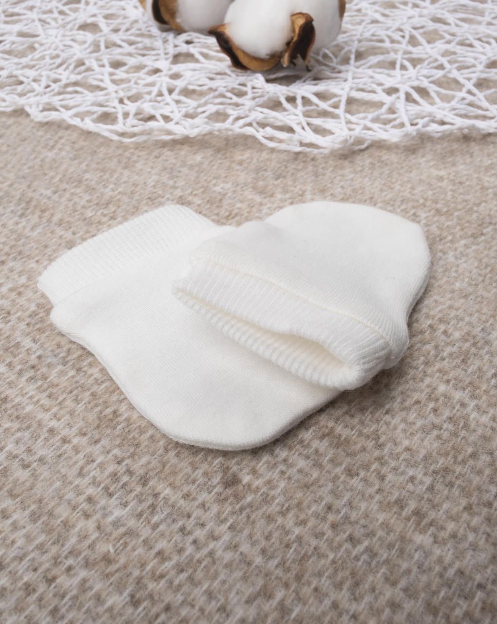 Muffole neonato tinta unita white