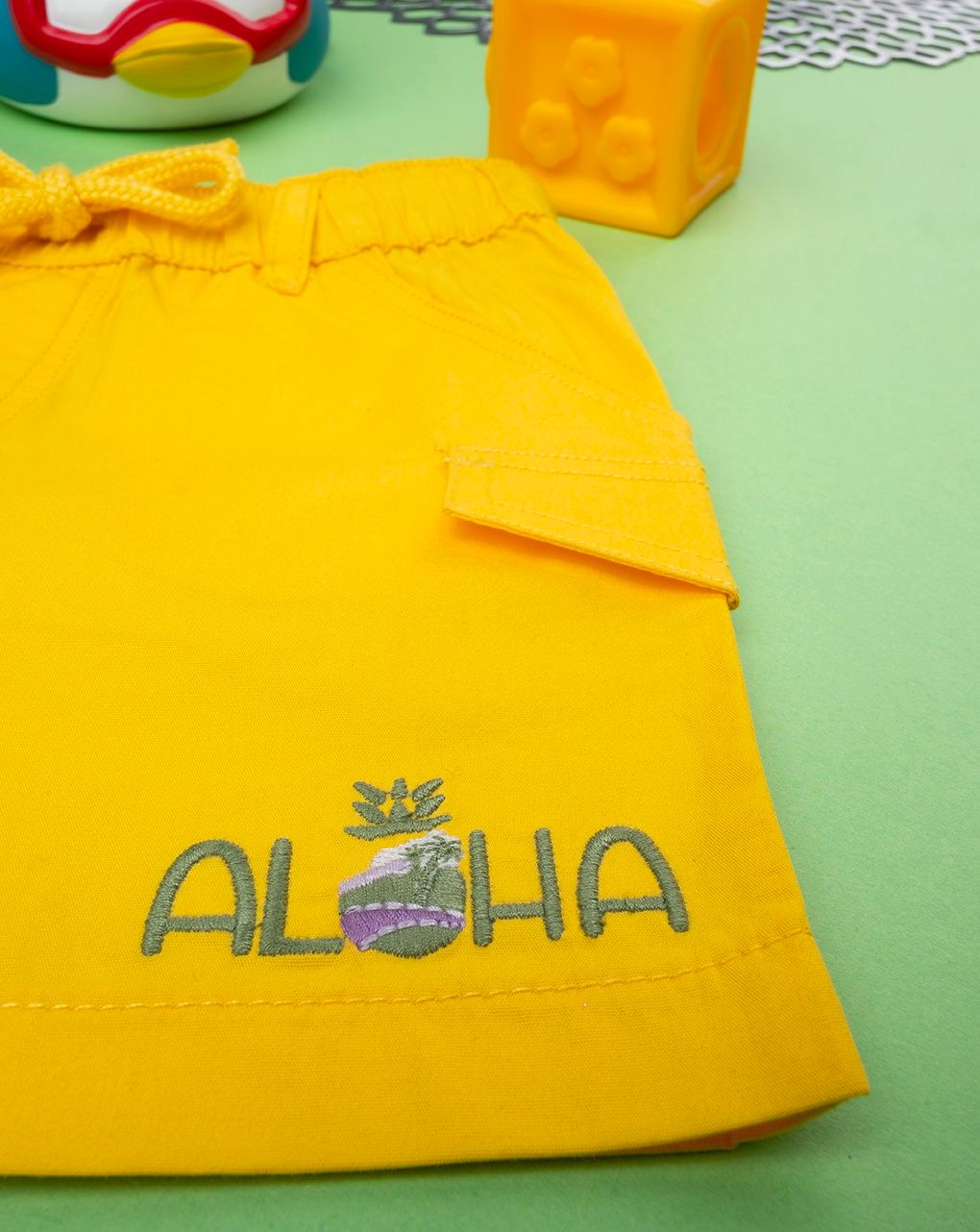 Short bermuda bimbo giallo