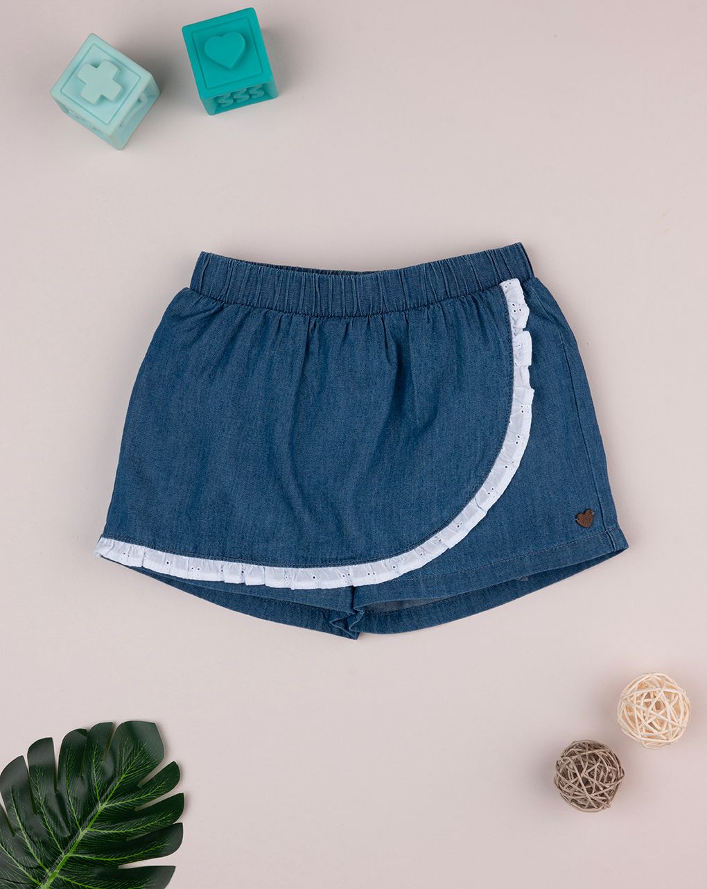 Shorts chambray con frill in sangallo