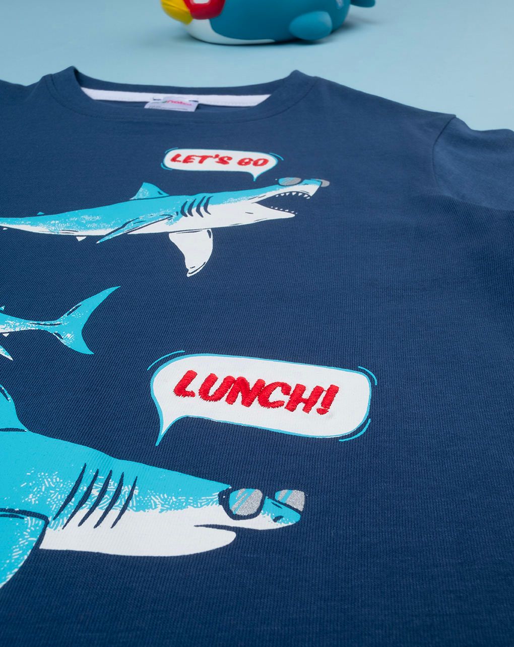 T-shirt blu maniche corte "squali"