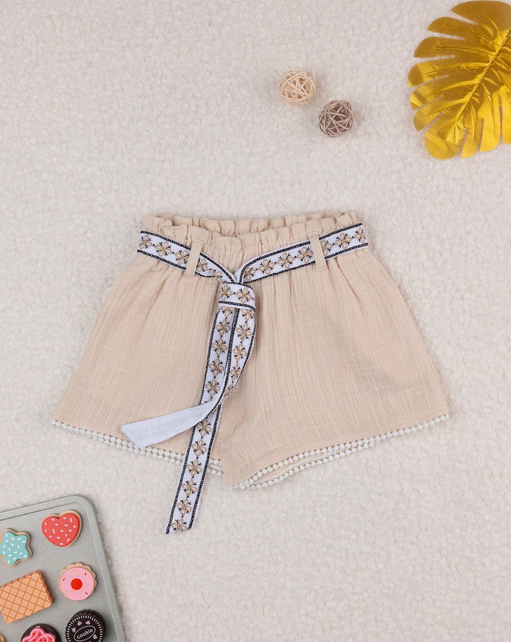 Shorts beige bambina con cintura