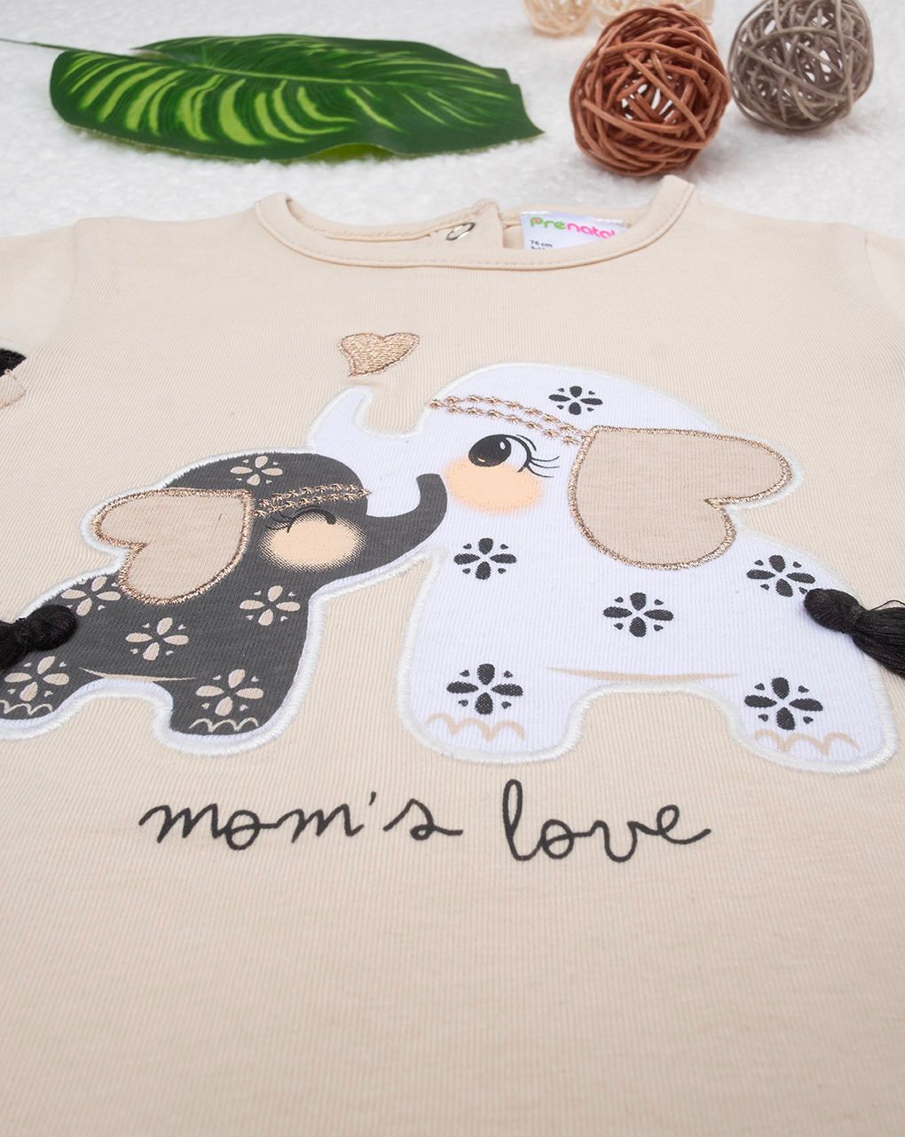 T-shirt bimba beige stampata