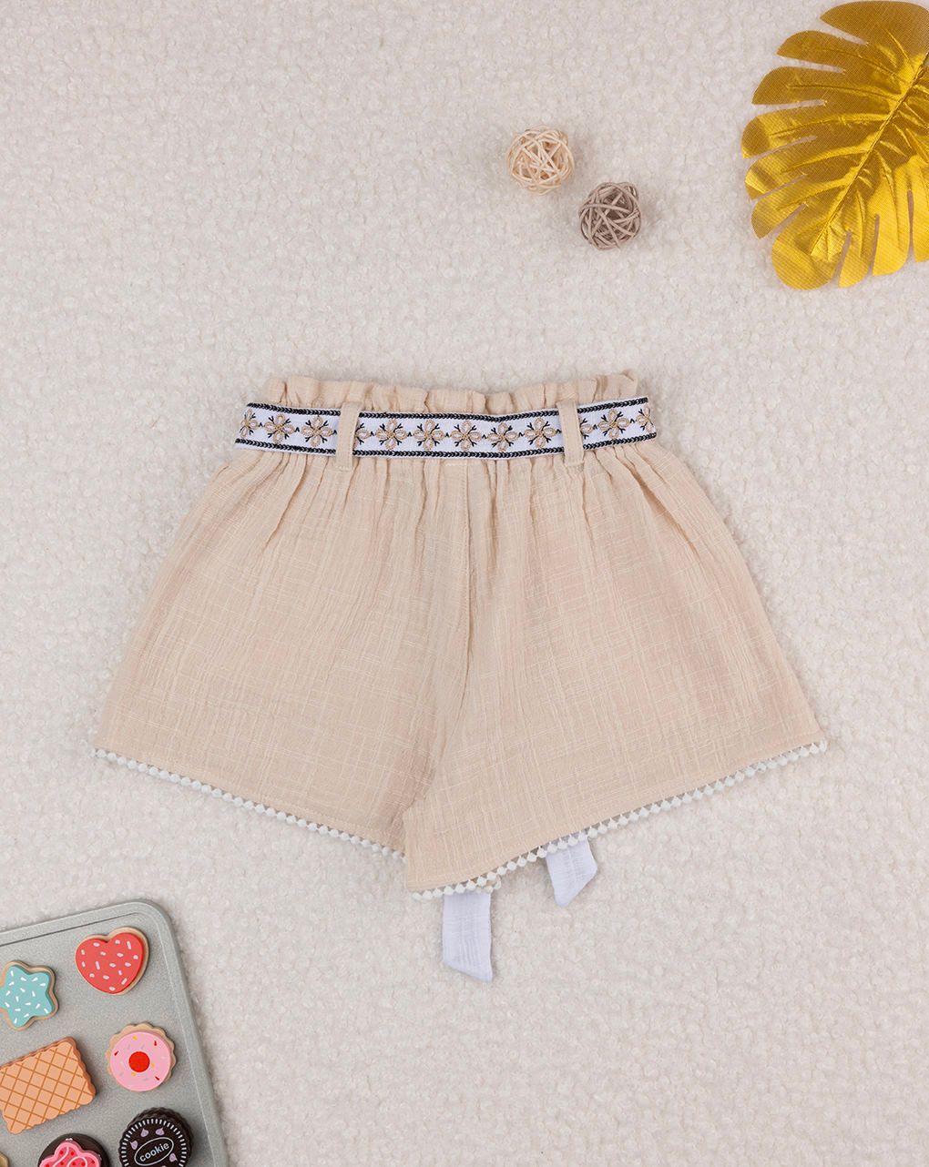 Shorts beige bambina con cintura