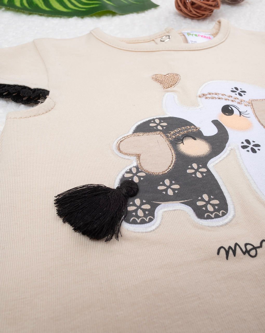 T-shirt bimba beige stampata