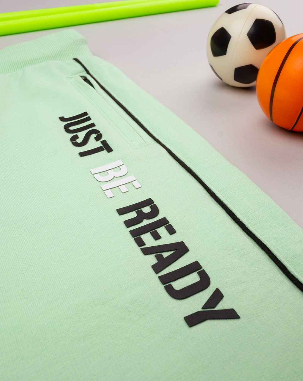 Shorts bambino verdi con stampa