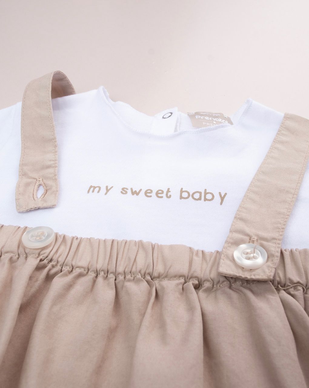 Completo premium bimba t-shirt e salopette beige