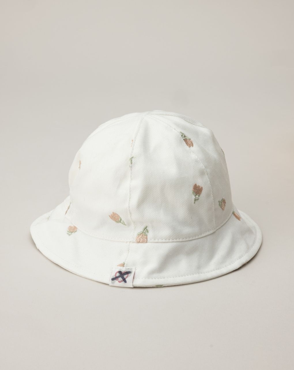 Cappello bimba con ricami