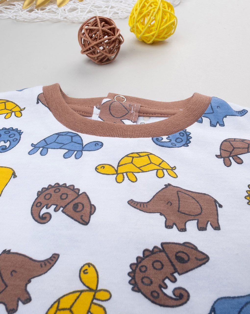 T-shirt bimbo bianca animaletti