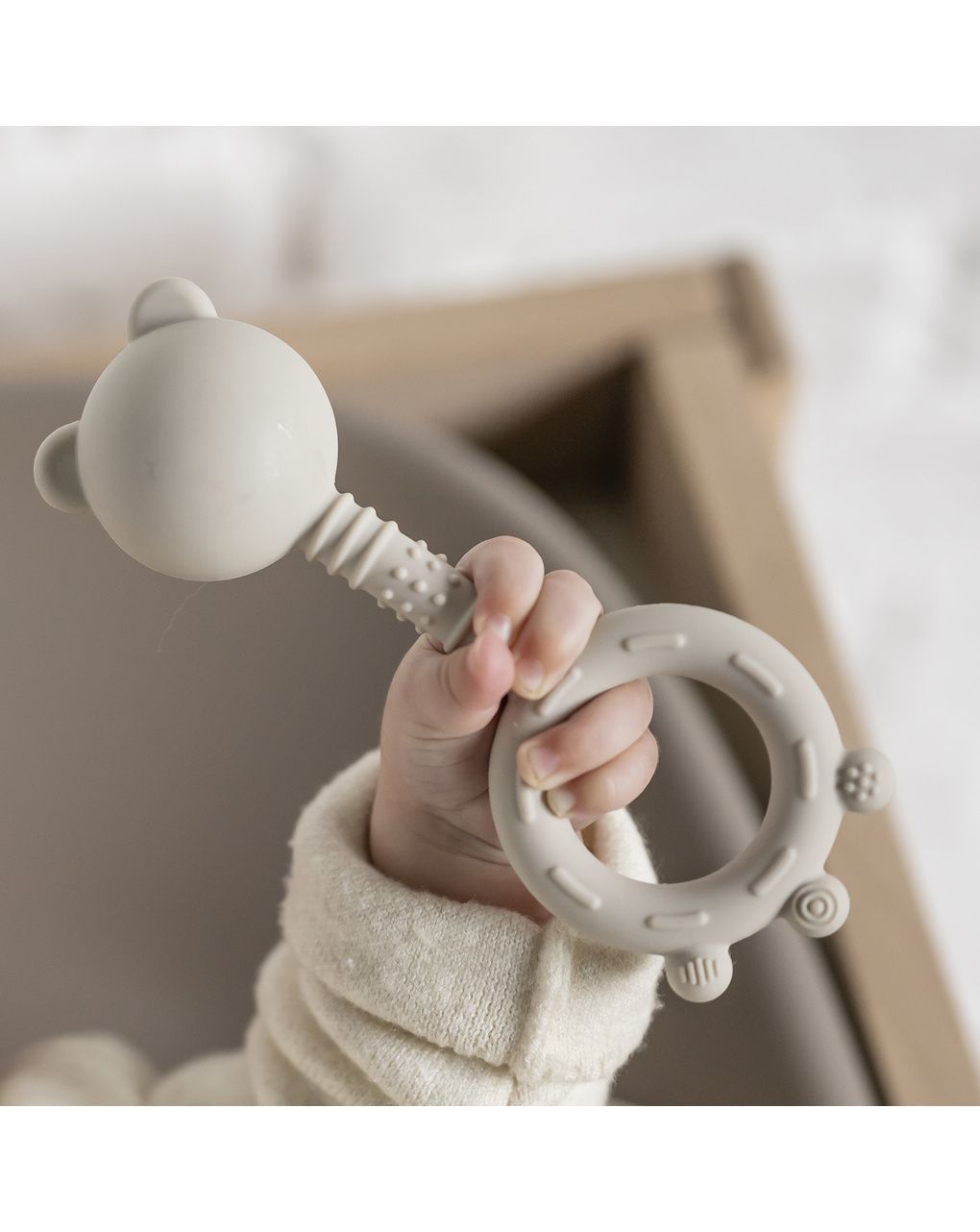 Sonaglio in silicone 
orso argilla  - 0+ - nattou