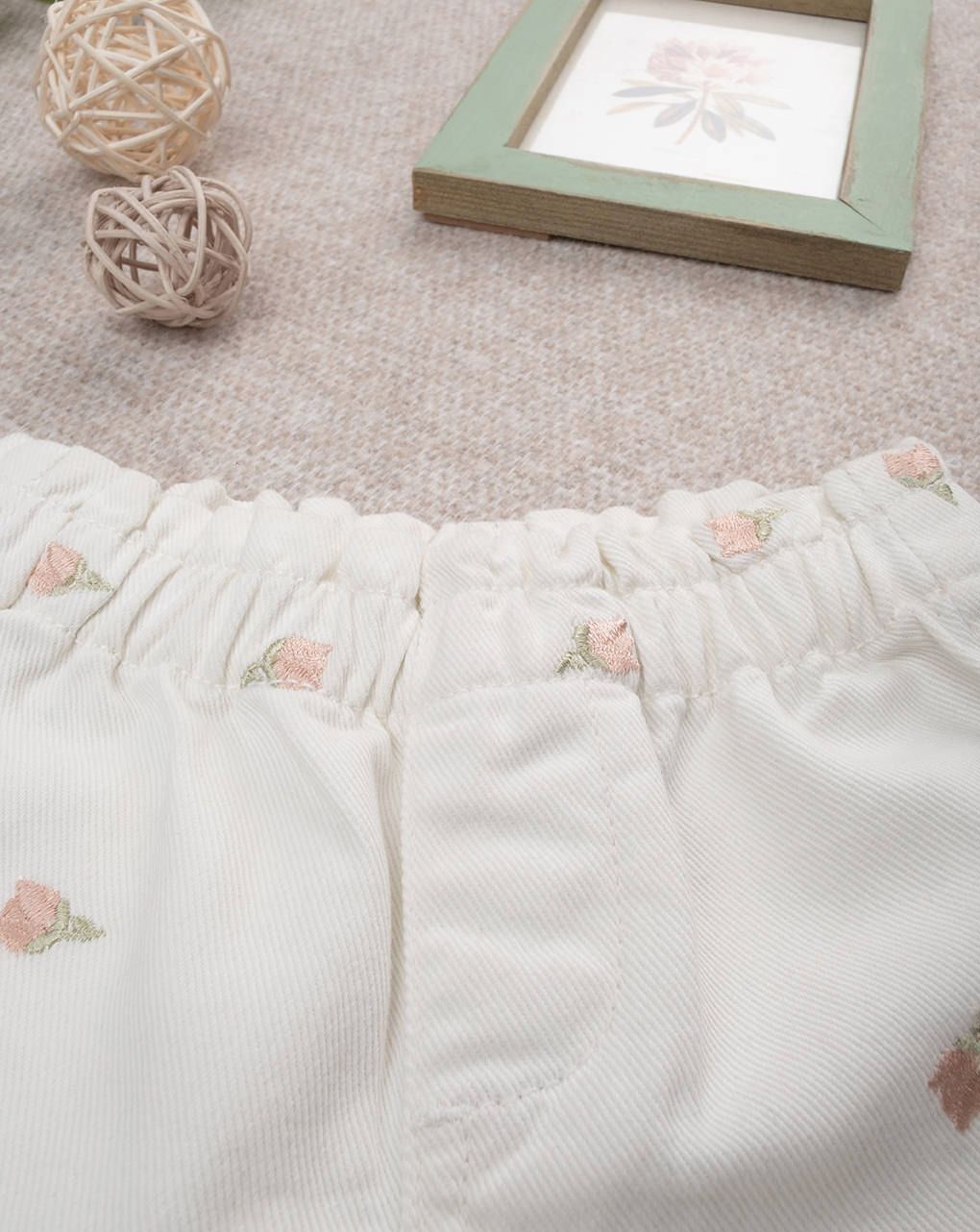 Shorts bimba panna tulipani ricamati