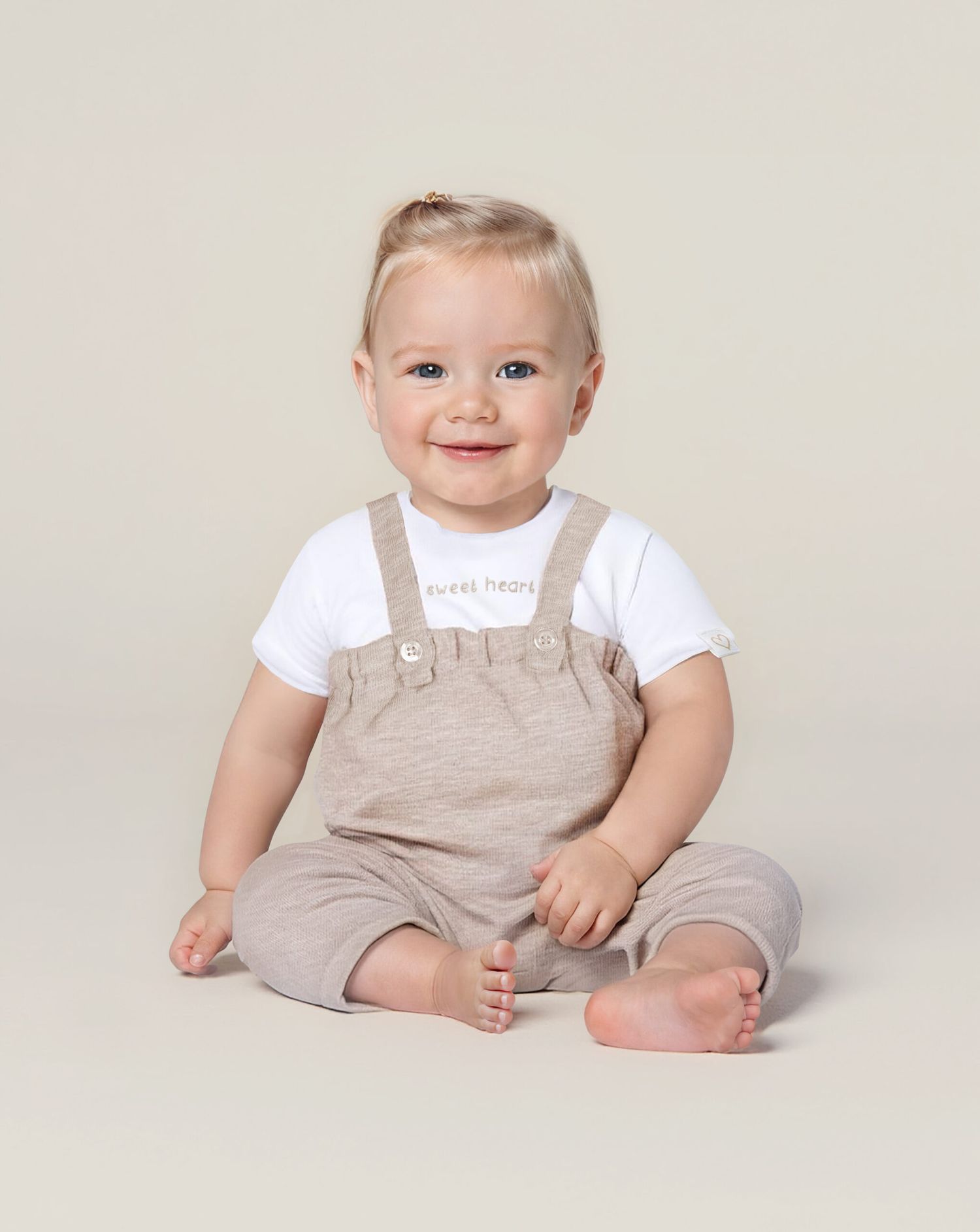 Completo premium bimba t-shirt e salopette lunga beige