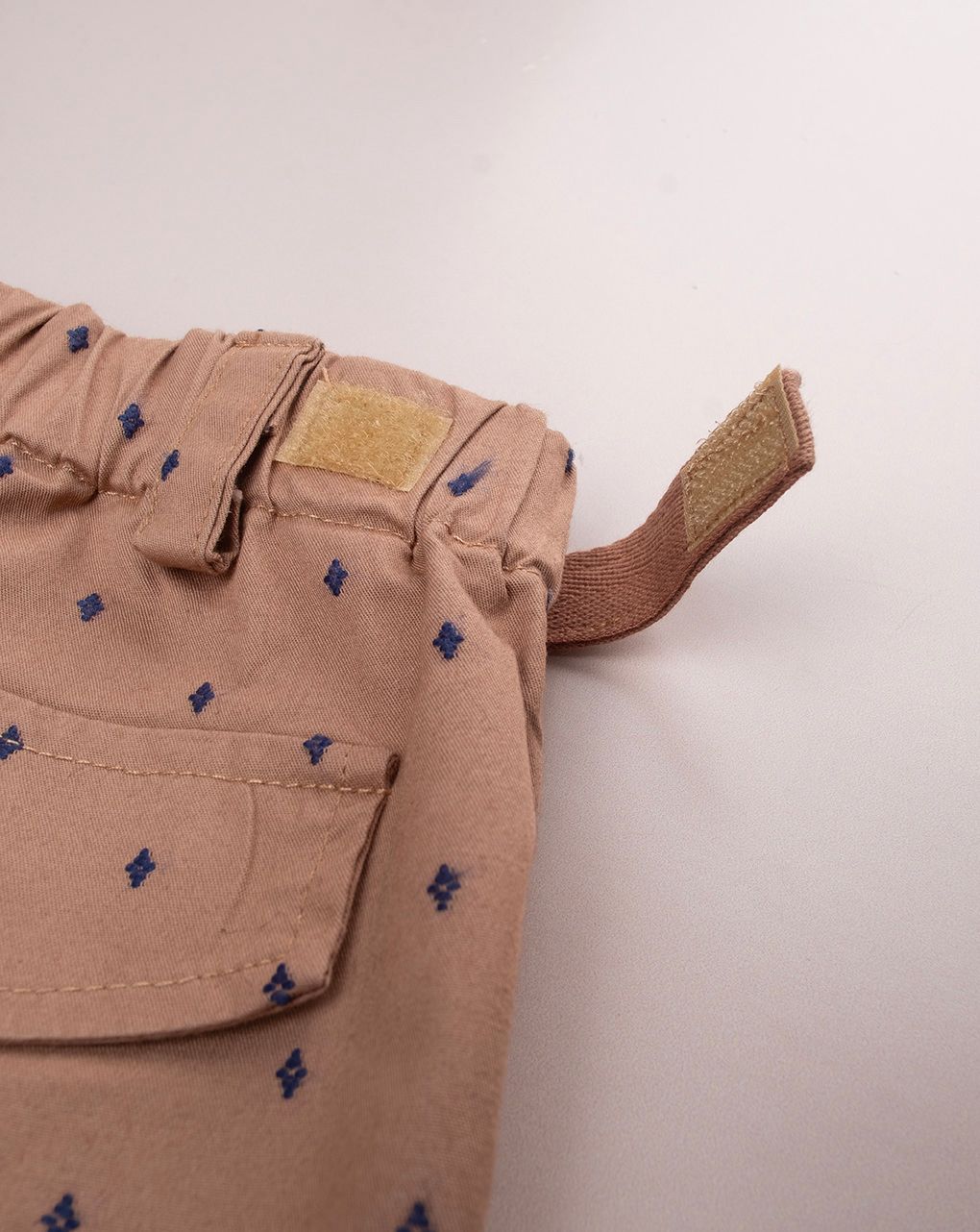 Shorts premium marrone bimbo con allover