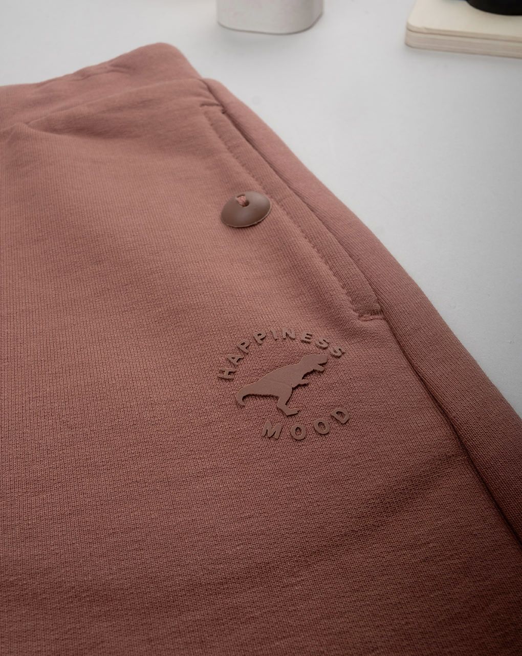 Bermuda bimbo marrone con tasche