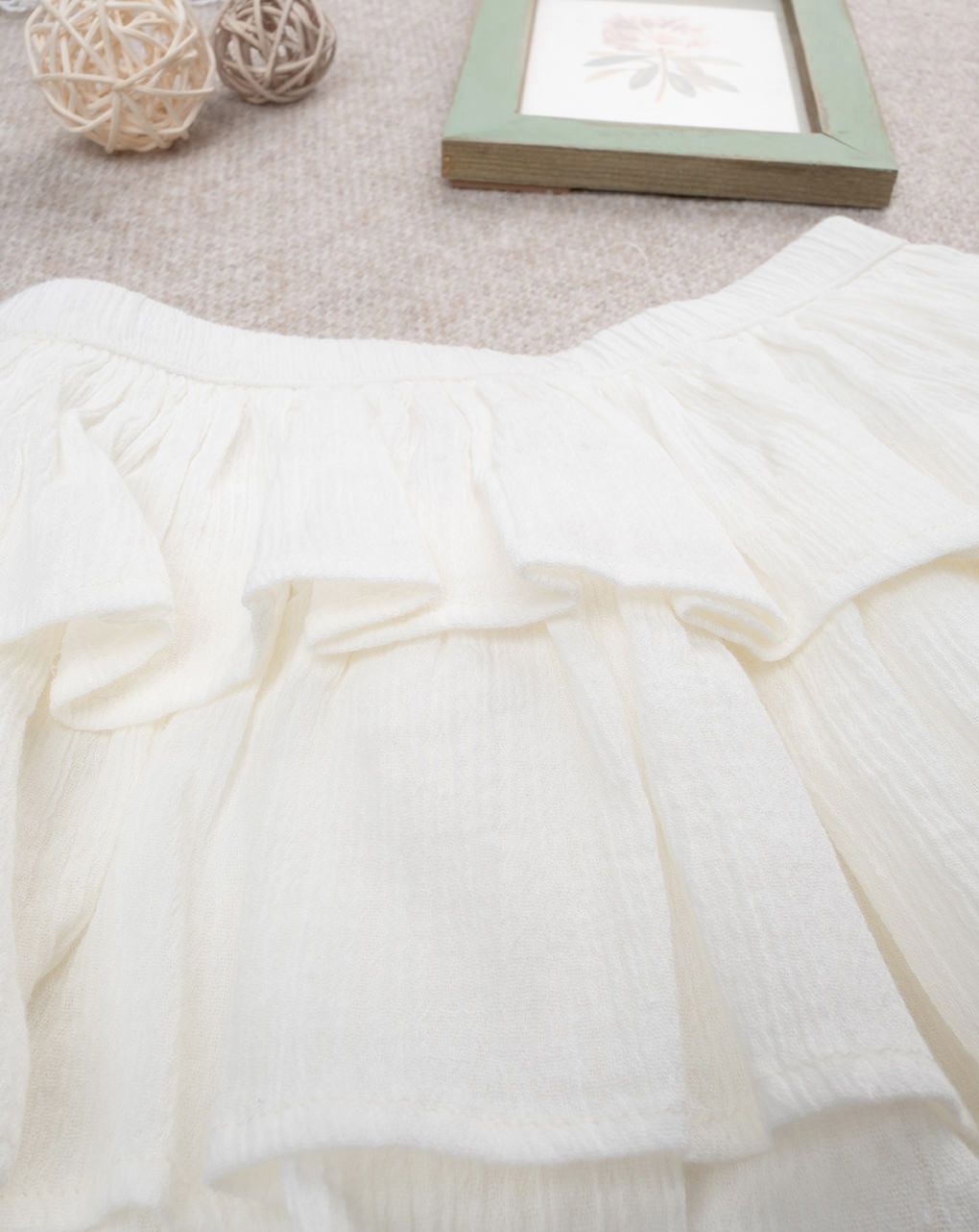 Gonna bimba bianca balze