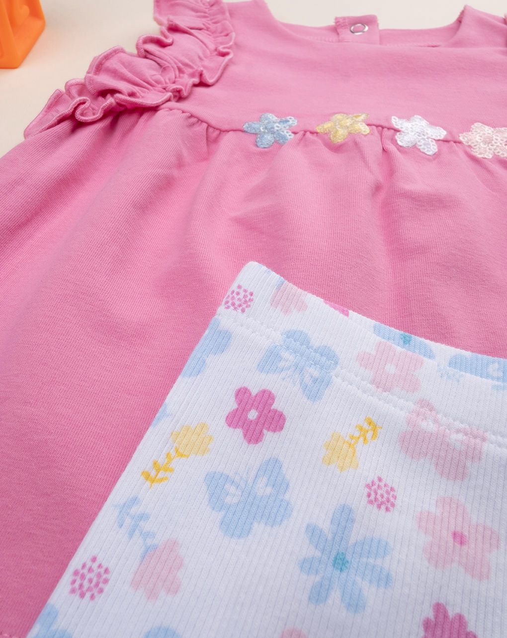 Completo bimba rosa con fiori