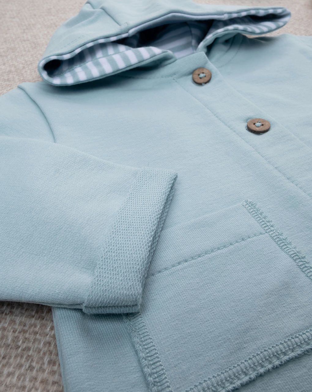 Cardigan azzurro con cappuccio bimbo