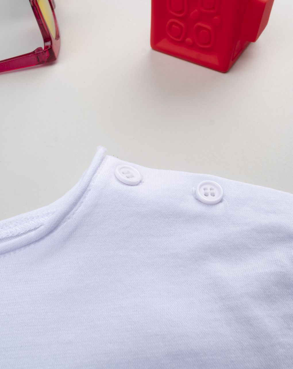 T-shirt bimba bianca fragola