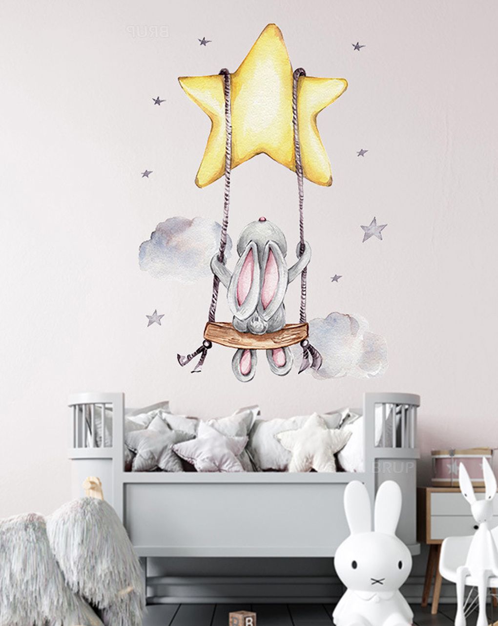 Adesivo decorativo da parete - coniglio sull'altalena - autoadesivo - sipo