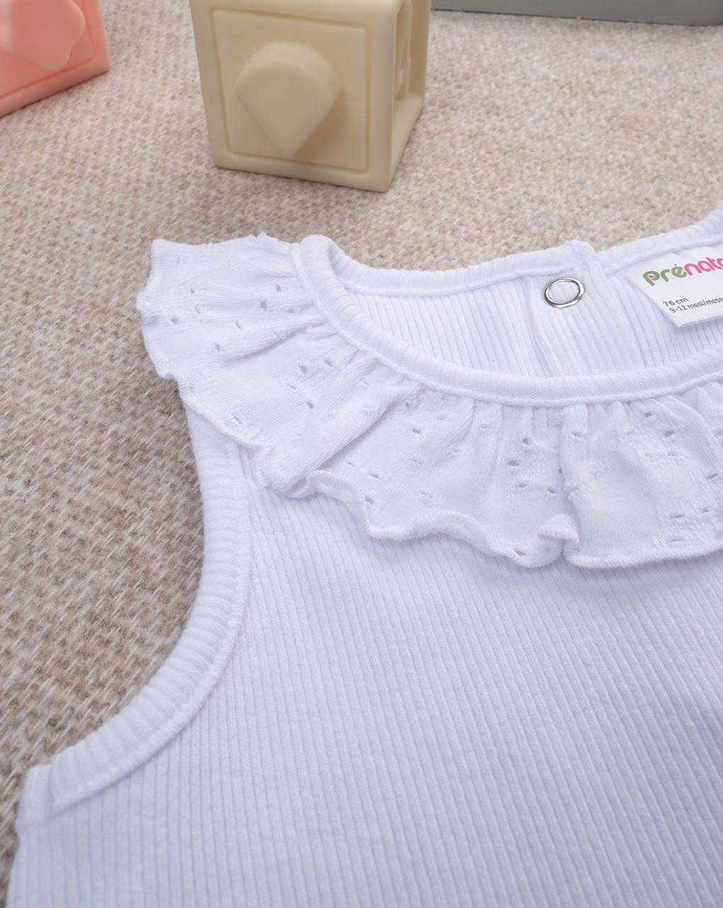 T-shirt bimba bianca collo sangallo