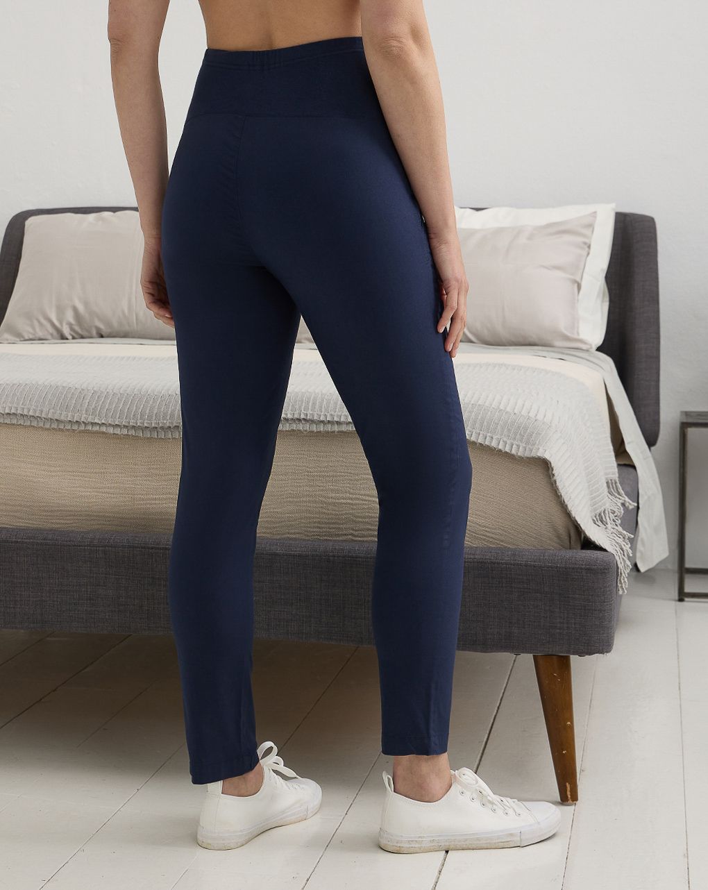 Pantalone premaman blu con fascia alta in vita