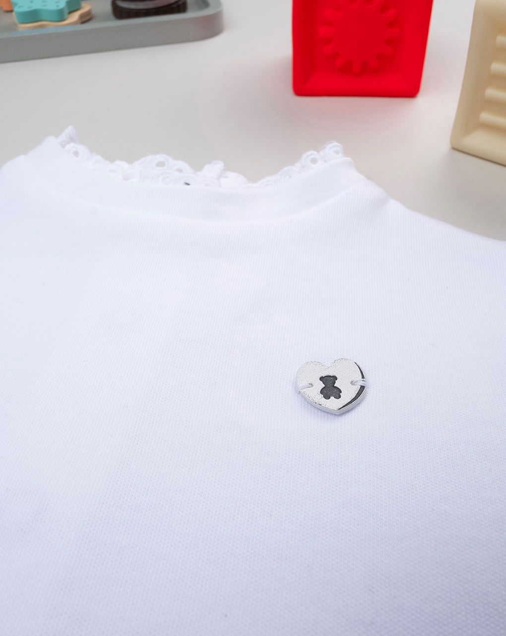 T-shirt bimba bianca con pizzo