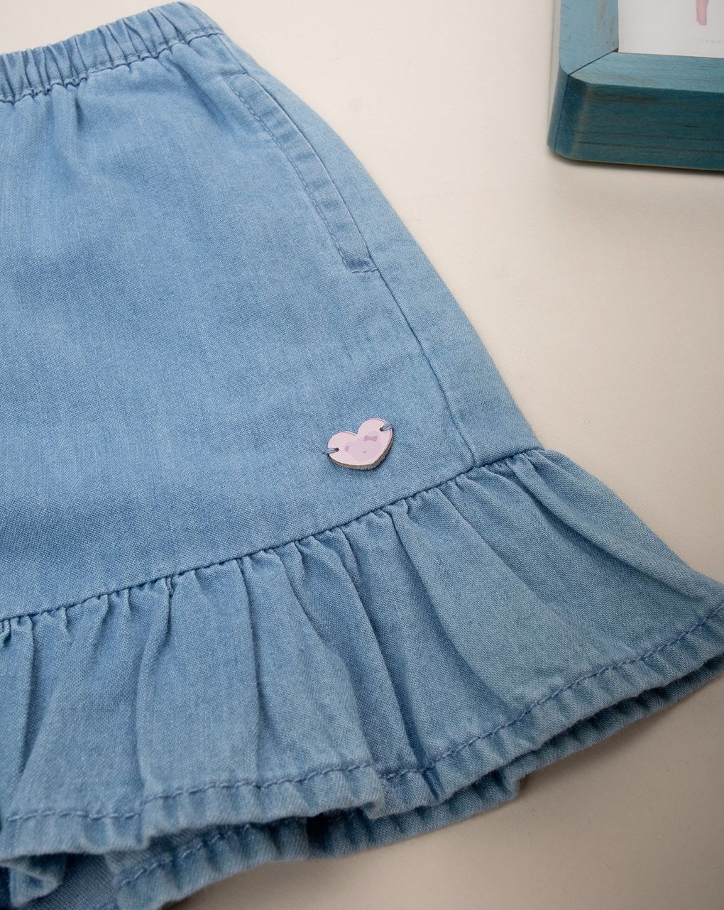 Shorts chambray bimba con rouches