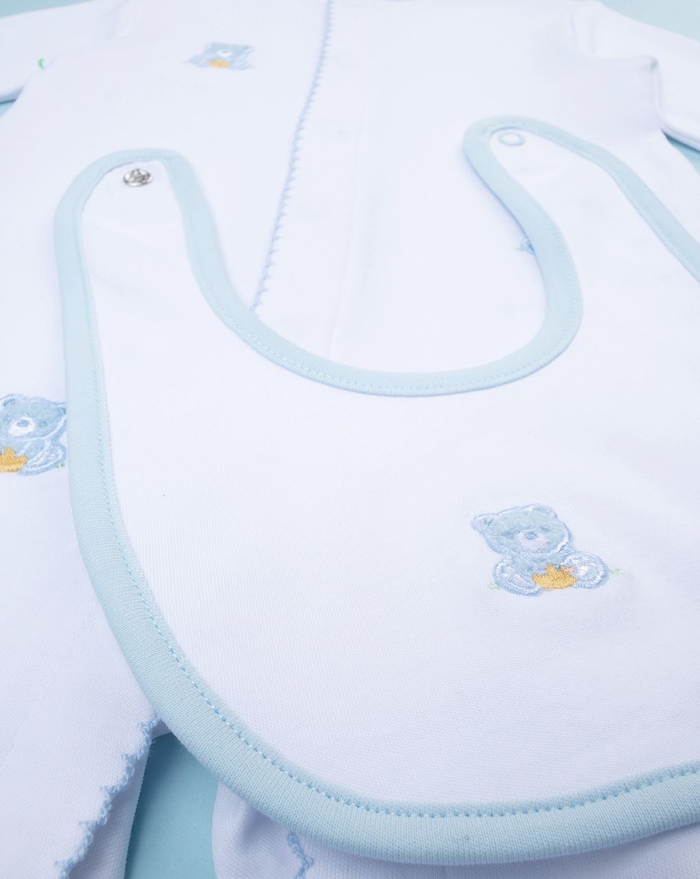 Completo tutina e bavetta bimbo con ricamo