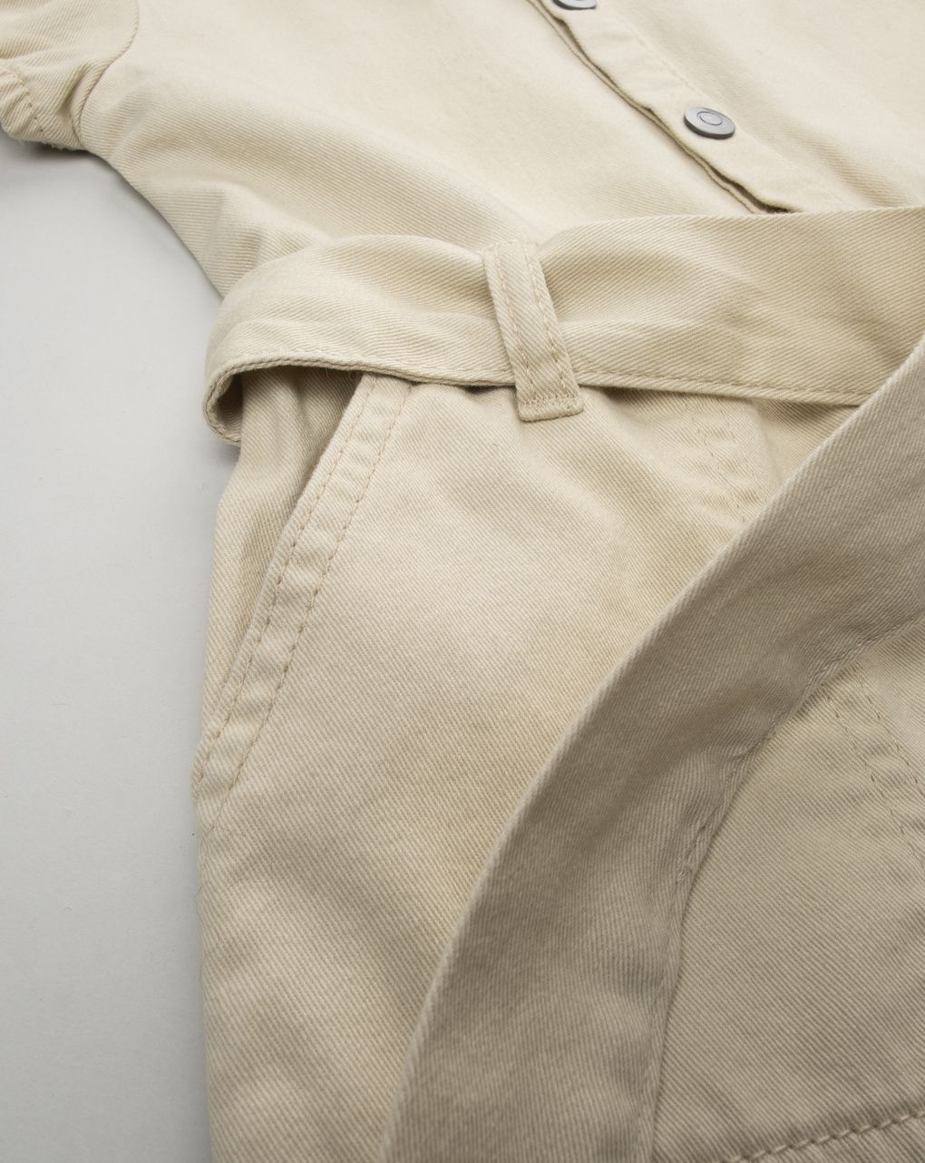 Tuta beige bambina con ricami