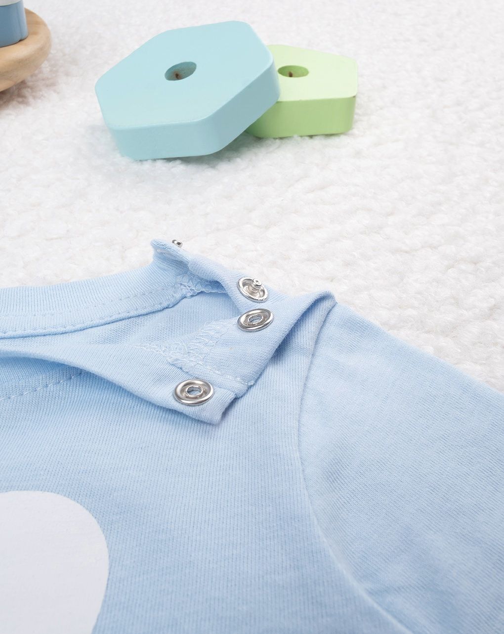 T-shirt bimbo azzurra/bianca orso