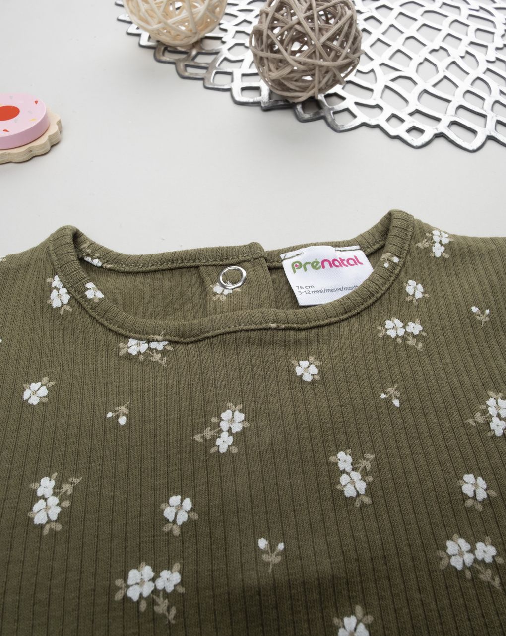 T-shirt bimba verde fiori allover