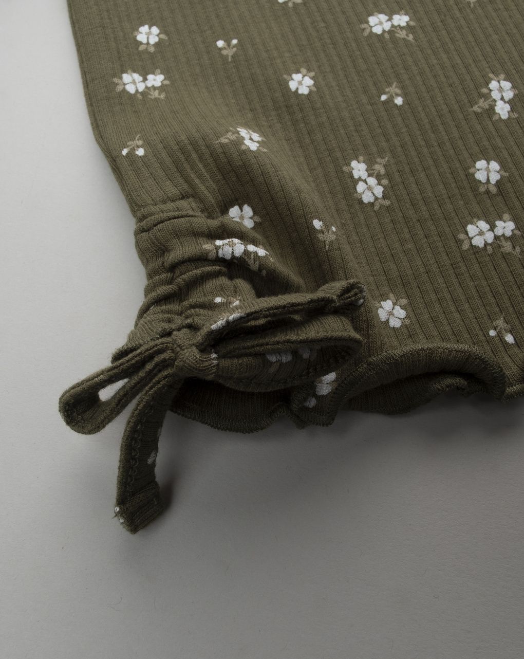 T-shirt bimba verde fiori allover