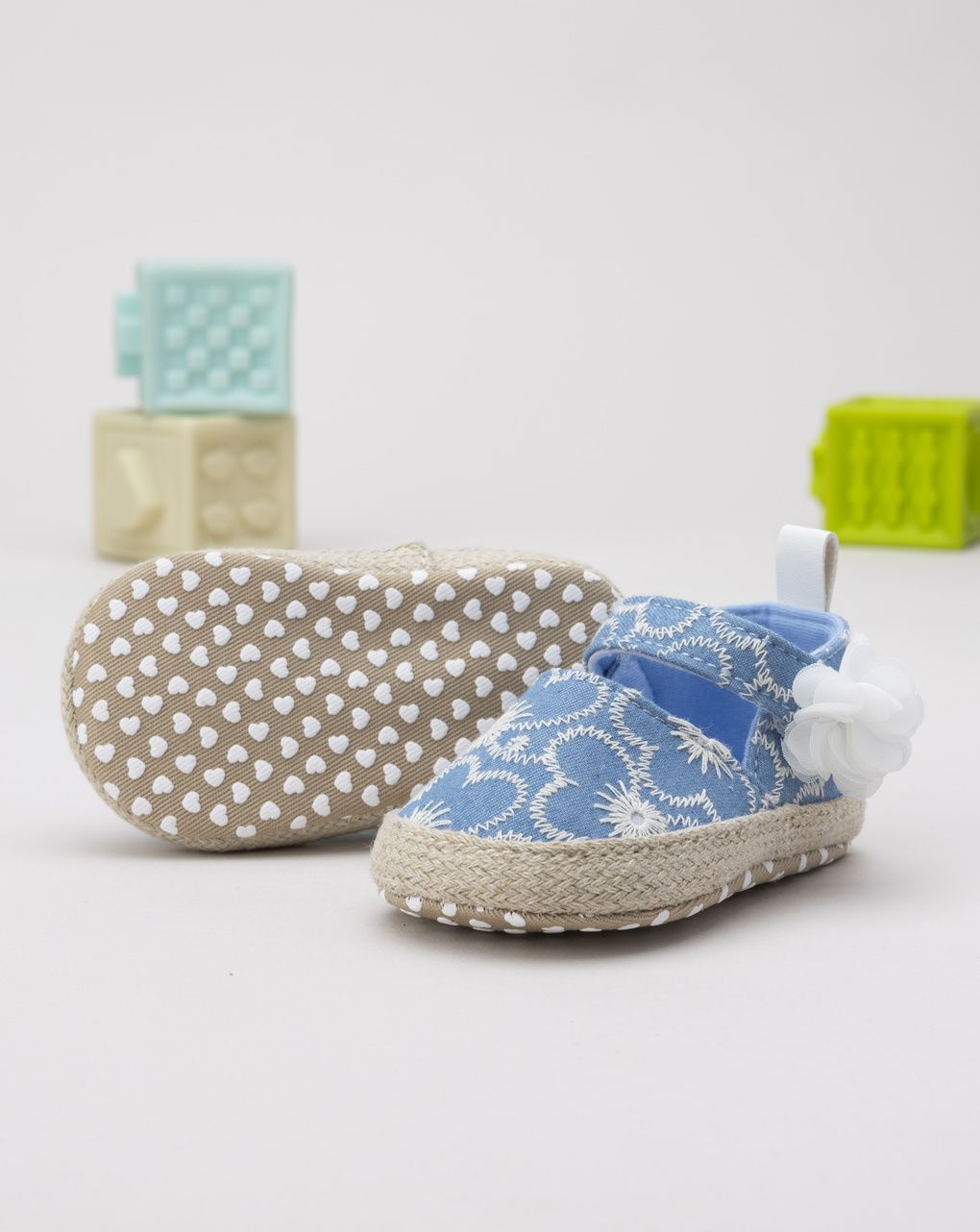 Scarpa chambray bimba con fiore